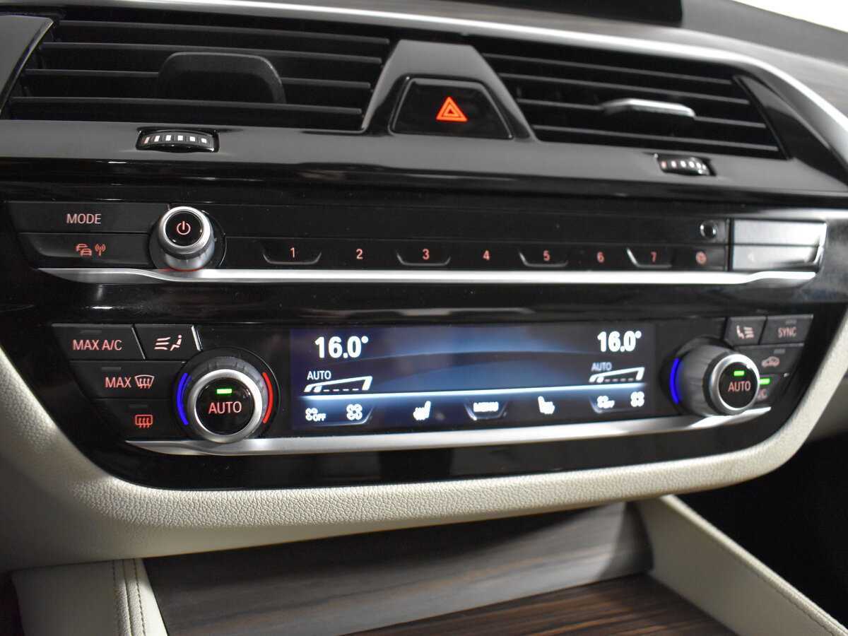 Купить BMW 5 серии 520d xDrive, 2019, 166 000 км, фото №21