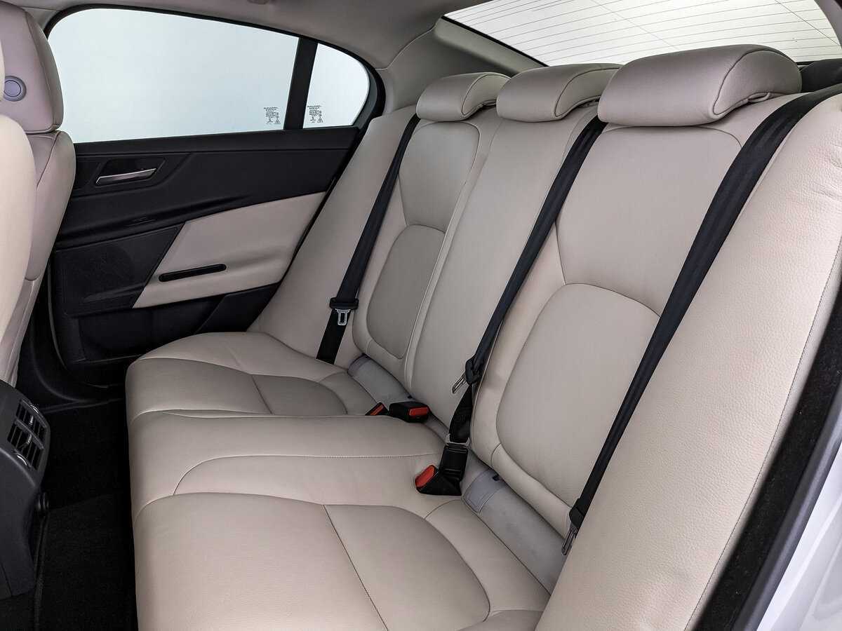 Купить Jaguar XE, 2017, 84 000 км, фото №14