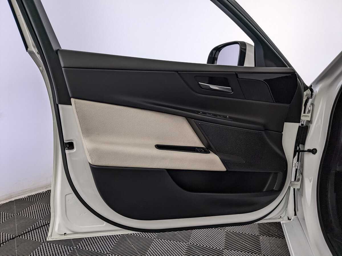 Купить Jaguar XE, 2017, 84 000 км, фото №15