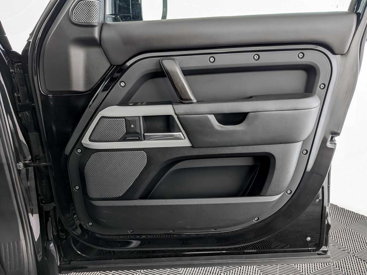 Купить Land Rover Defender 110, 2020, 113 527 км, фото №20