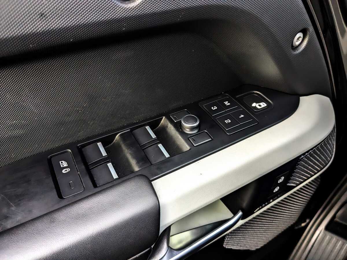 Купить Land Rover Defender 110, 2020, 113 527 км, фото №23