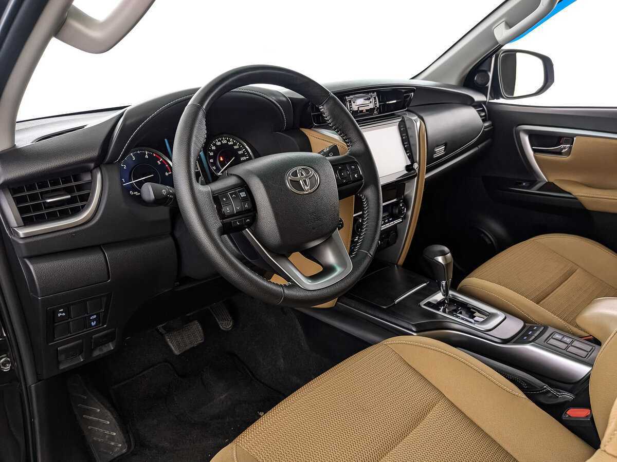 Купить Toyota Fortuner, 2022, 9 682 км, фото №11