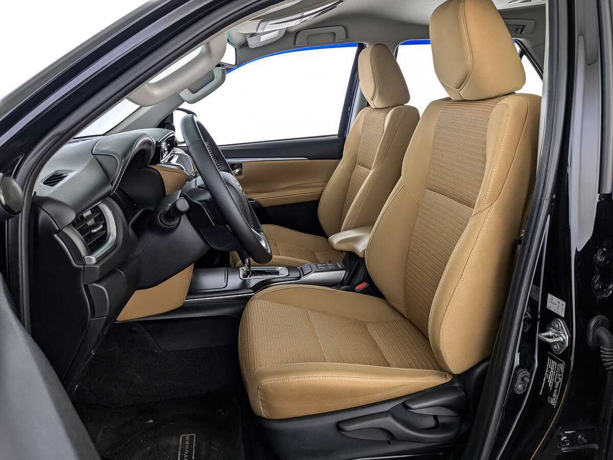 Купить Toyota Fortuner, 2022, 9 682 км, фото №16