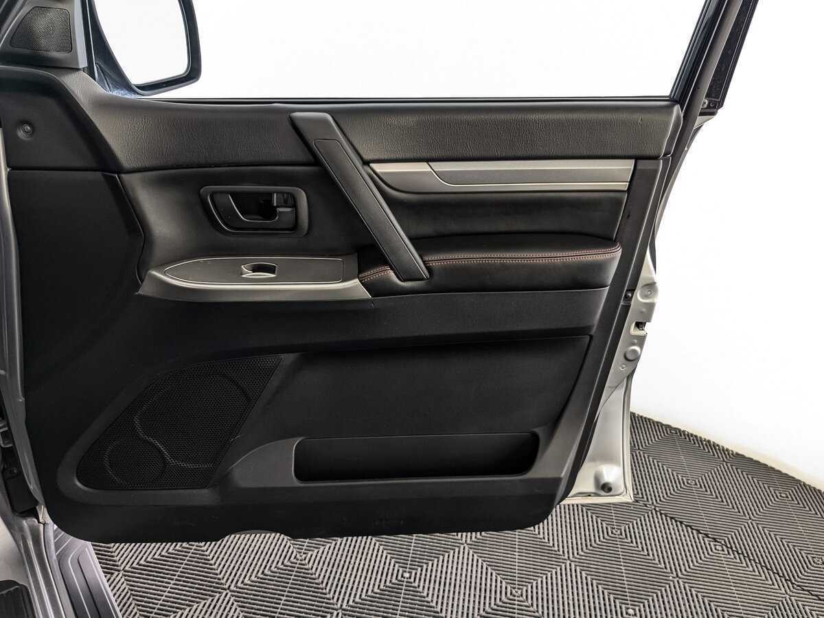 Купить Mitsubishi Pajero, 2011, 201 981 км, фото №21