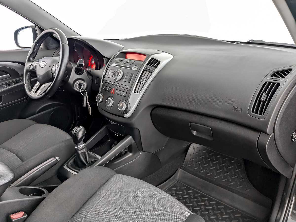 Купить Kia Ceed, 2010, 83 431 км, фото №9