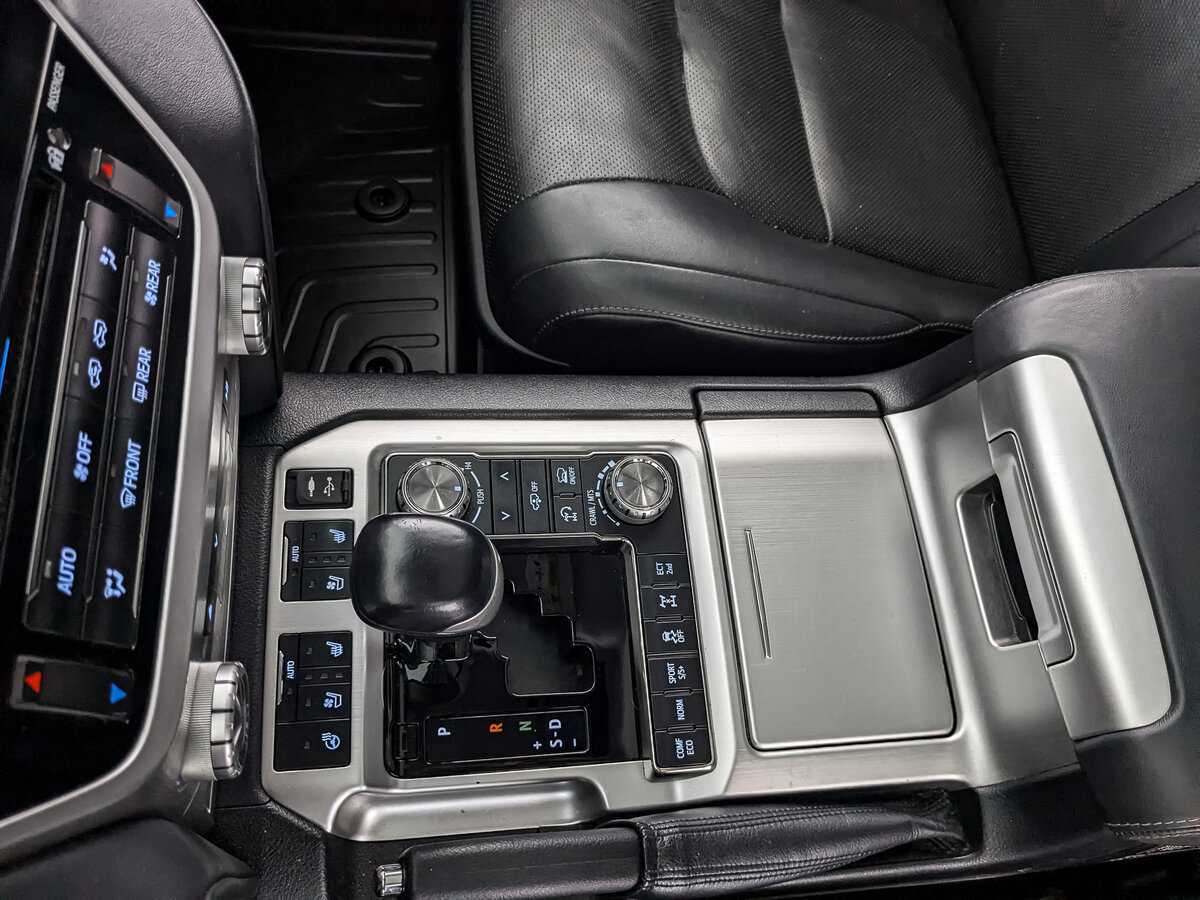 Купить Toyota Land Cruiser, 2017, 241 368 км, фото №25