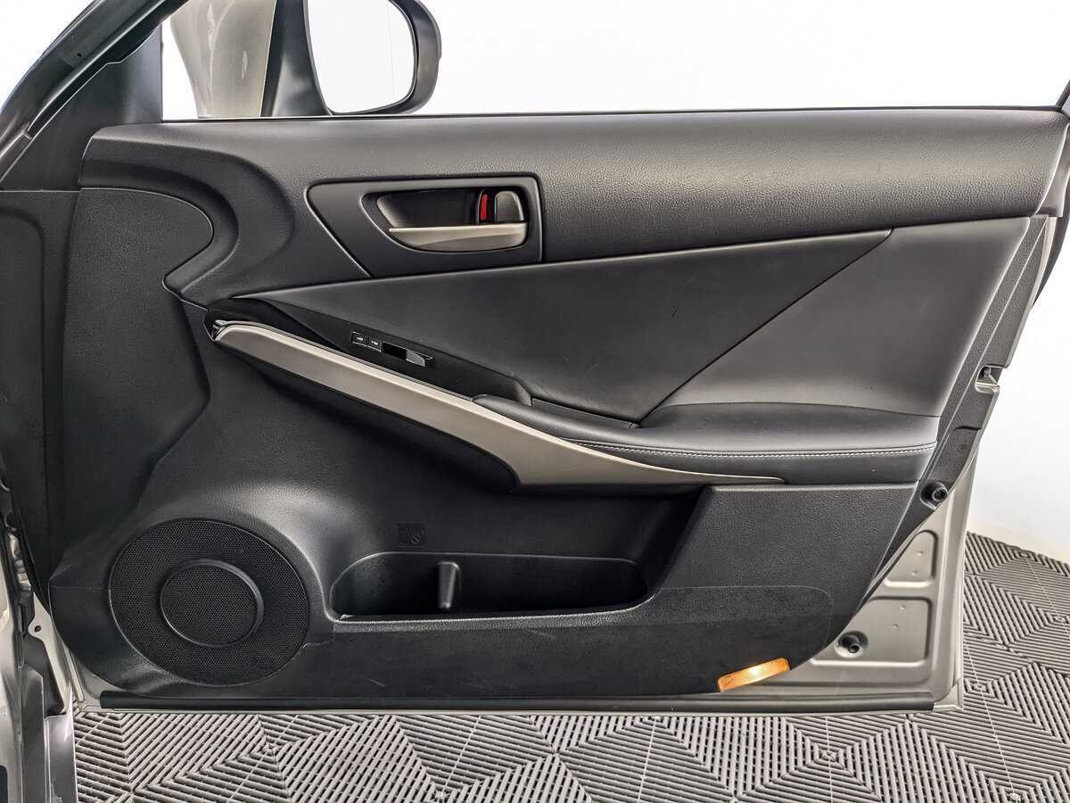Купить Lexus IS 300, 2018, 84 321 км, фото №21