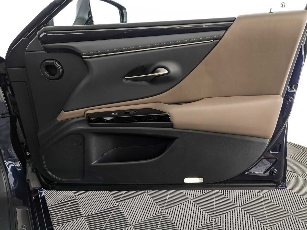 Купить Lexus ES 200, 2021, 38 610 км, фото №18