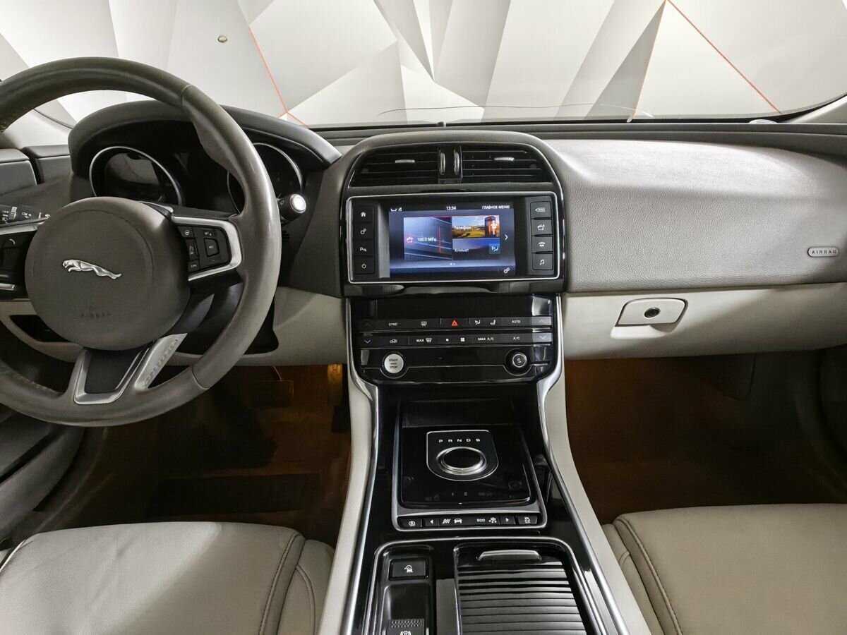 Купить Jaguar XE, 2017, 122 134 км, фото №11