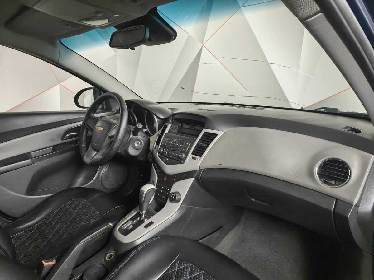 Купить Chevrolet Cruze, 2011, 358 320 км, фото №9