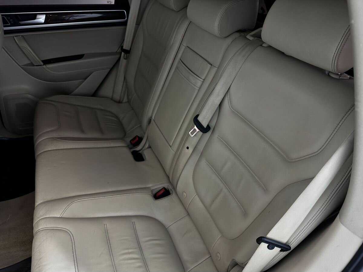 Купить Volkswagen Touareg, 2010, 262 216 км, фото №9