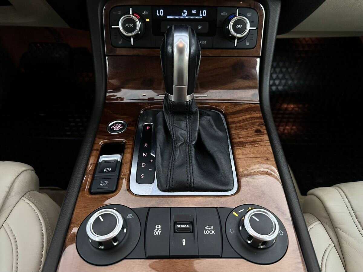 Купить Volkswagen Touareg, 2010, 262 216 км, фото №15