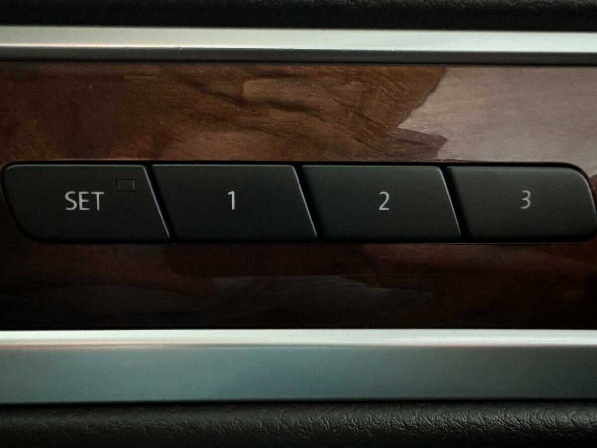 Купить Volkswagen Touareg, 2010, 262 216 км, фото №16