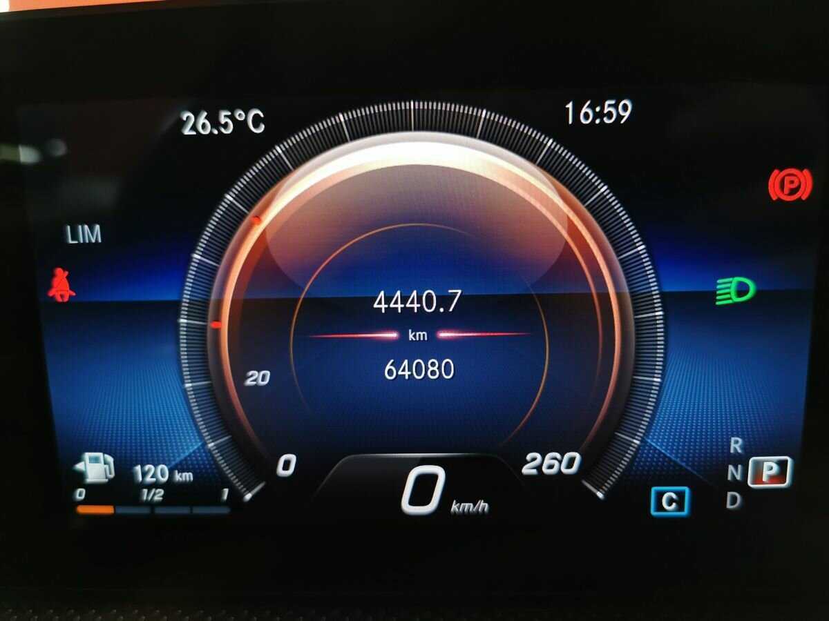 Купить Mercedes-Benz A-Класс 200, 2021, 64 080 км, фото №16