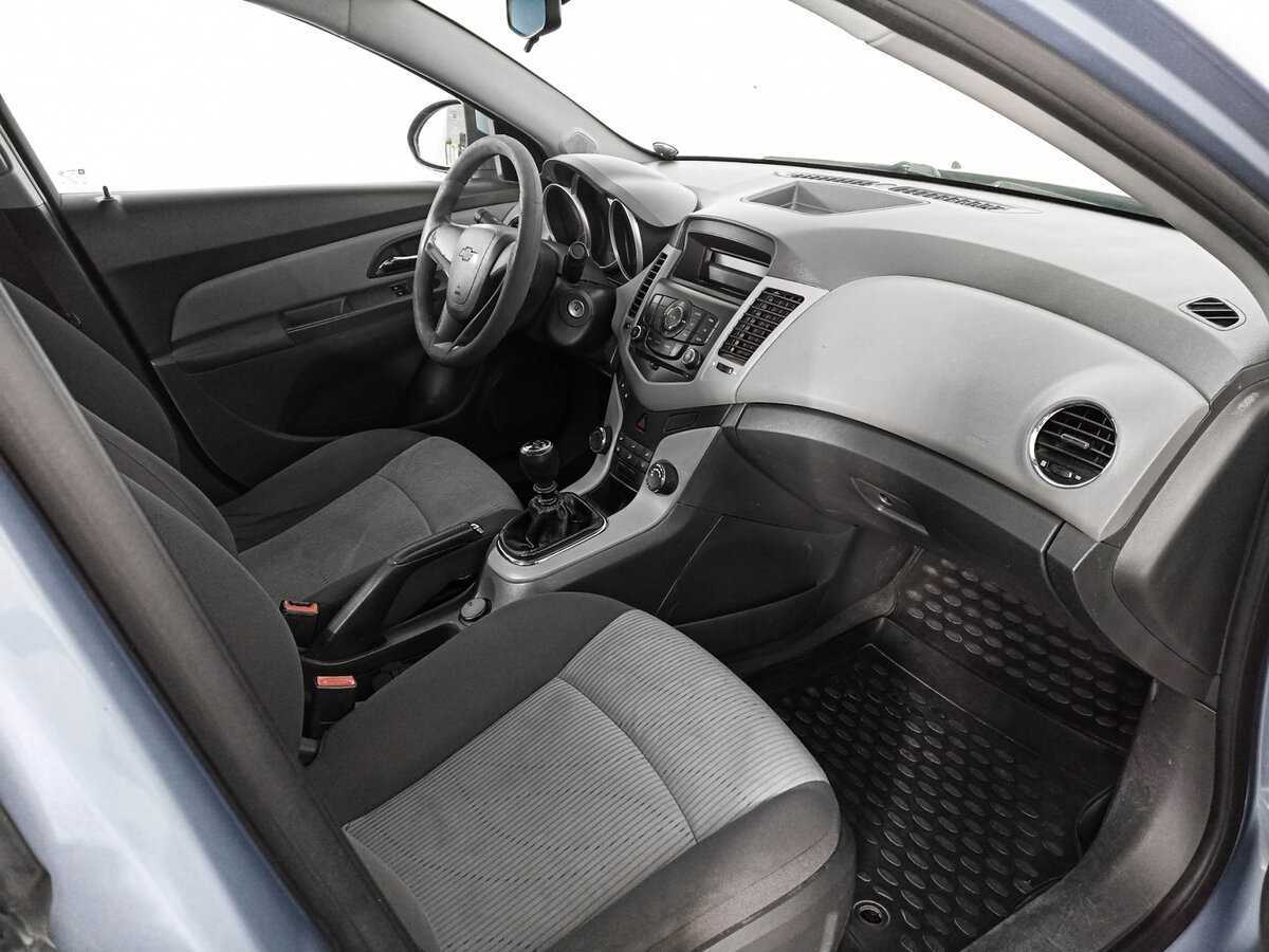 Купить Chevrolet Cruze, 2010, 258 937 км, фото №9