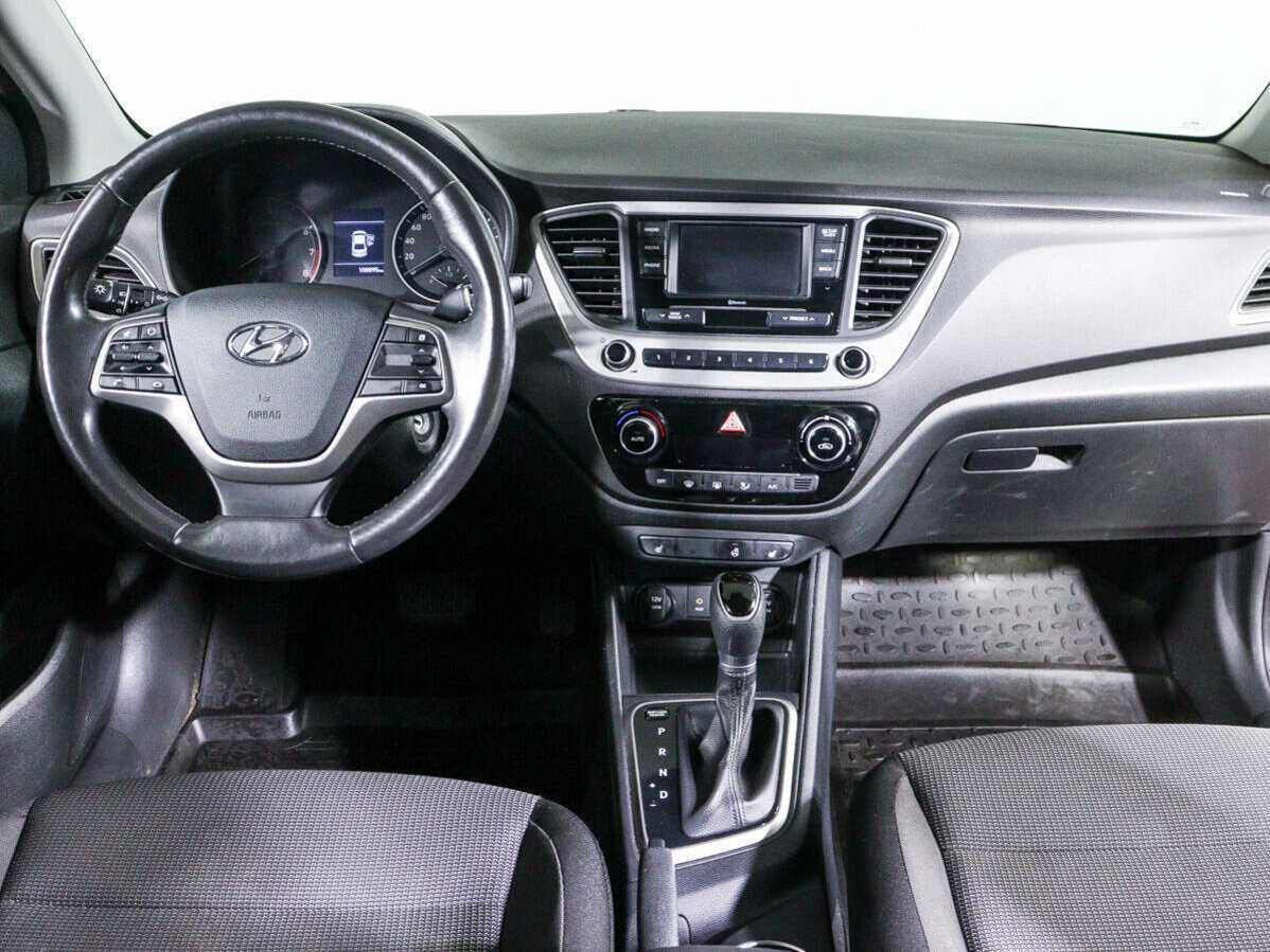 Купить Hyundai Solaris, 2017, 108 895 км, фото №10