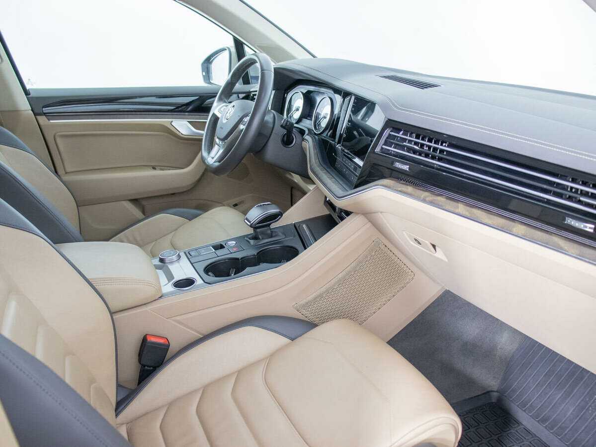 Купить Volkswagen Touareg, 2018, 120 059 км, фото №9
