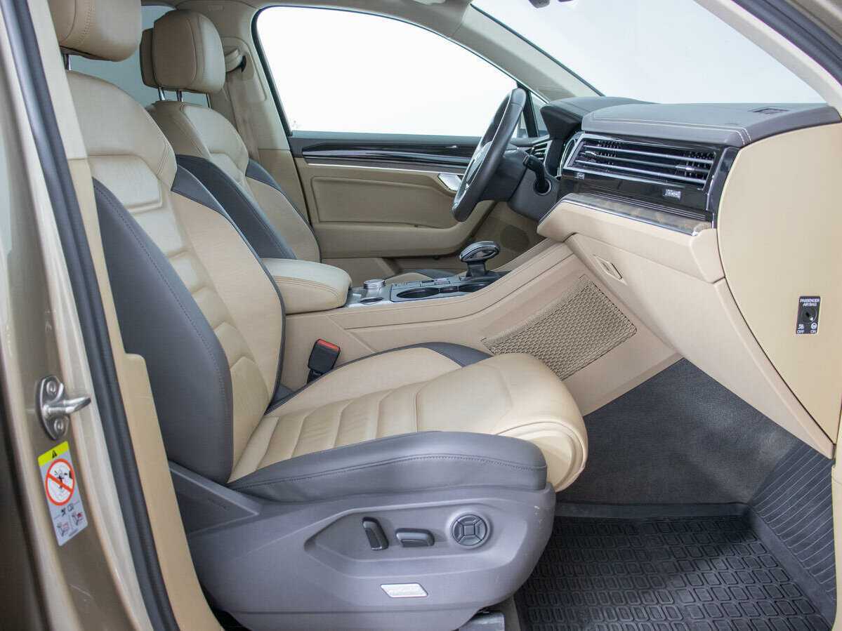 Купить Volkswagen Touareg, 2018, 120 059 км, фото №11
