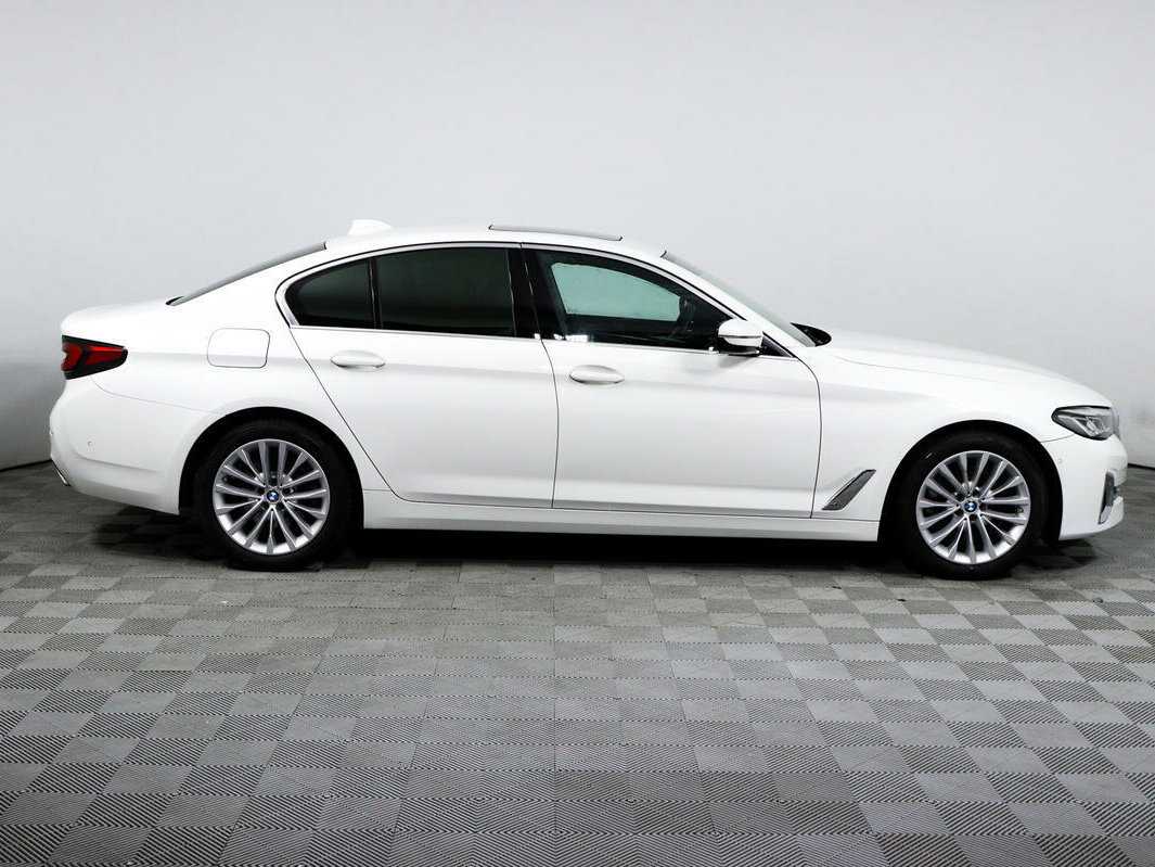 Купить BMW 5 серии 520i, 2022, 17 000 км, фото №4