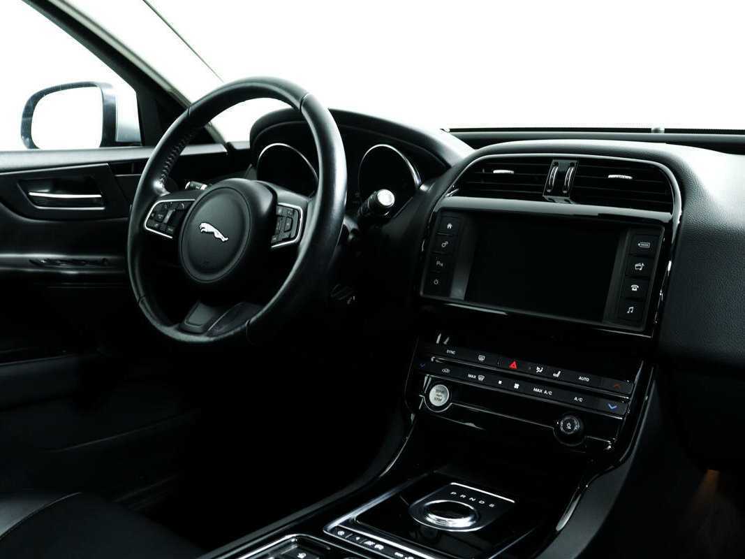 Купить Jaguar XE, 2018, 52 940 км, фото №9