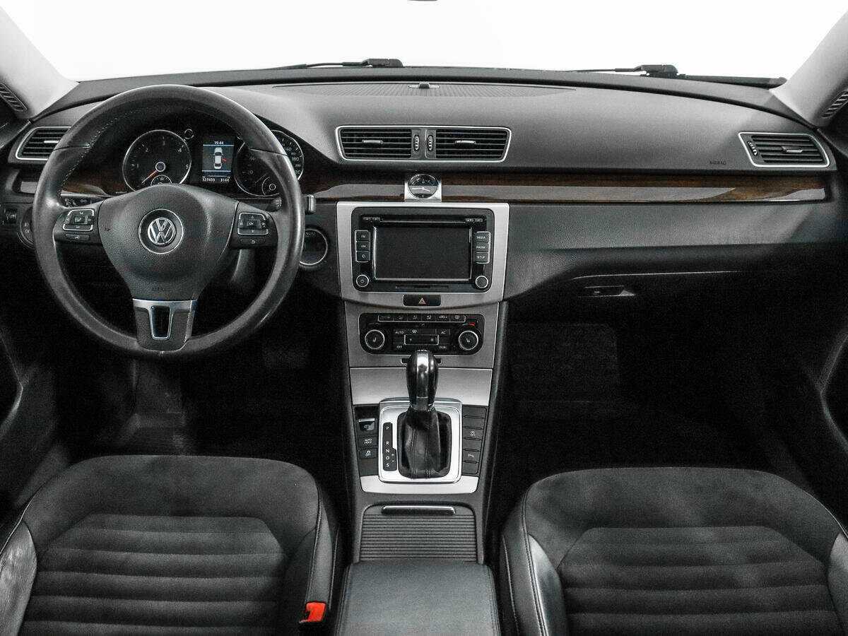 Купить Volkswagen Passat, 2011, 327 402 км, фото №13
