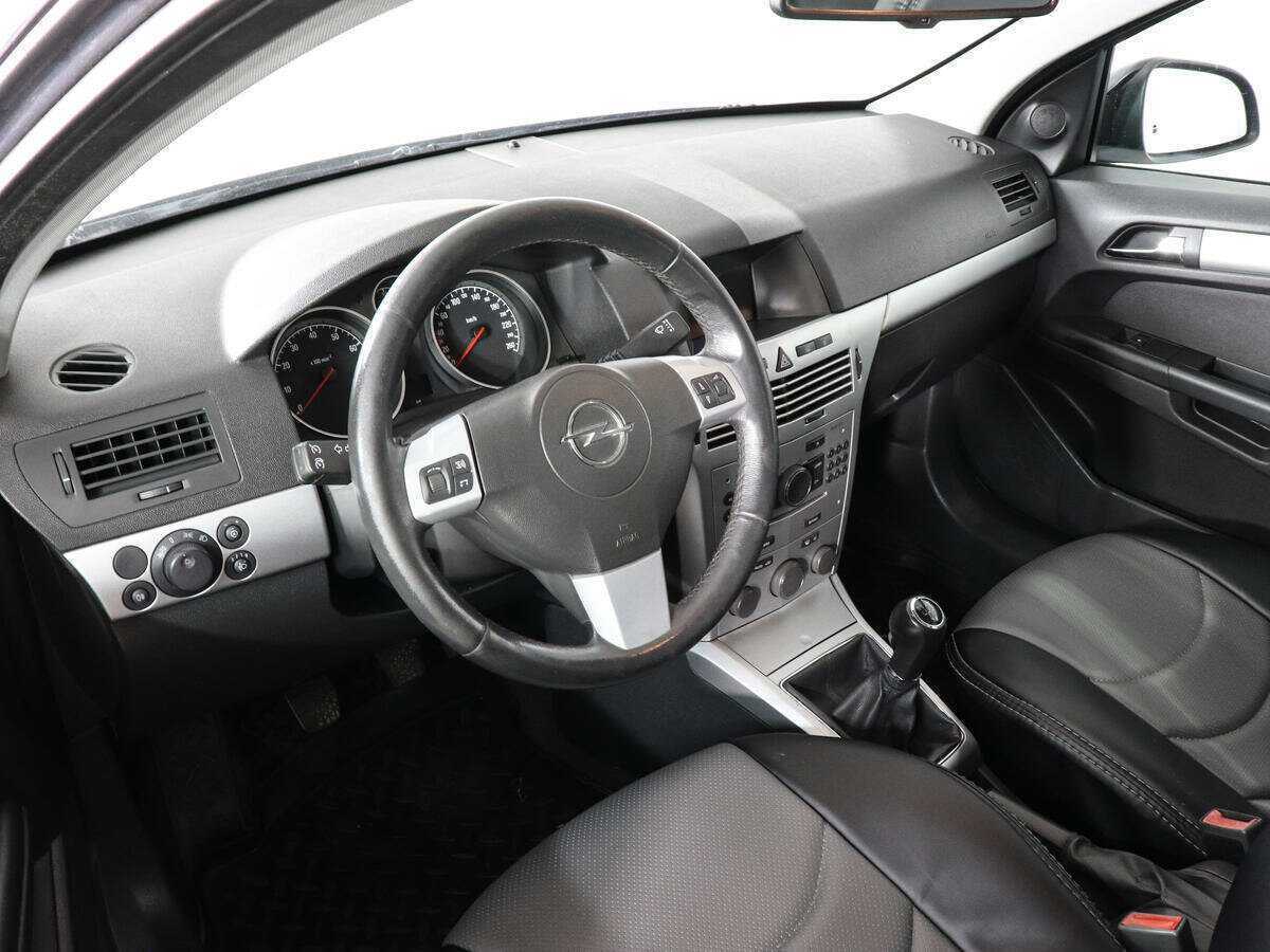 Купить Opel Astra, 2011, 275 950 км, фото №6