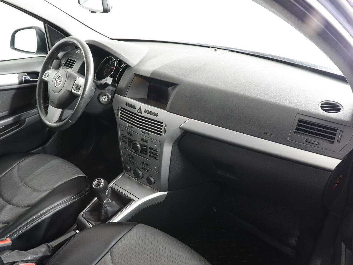 Купить Opel Astra, 2011, 275 950 км, фото №7