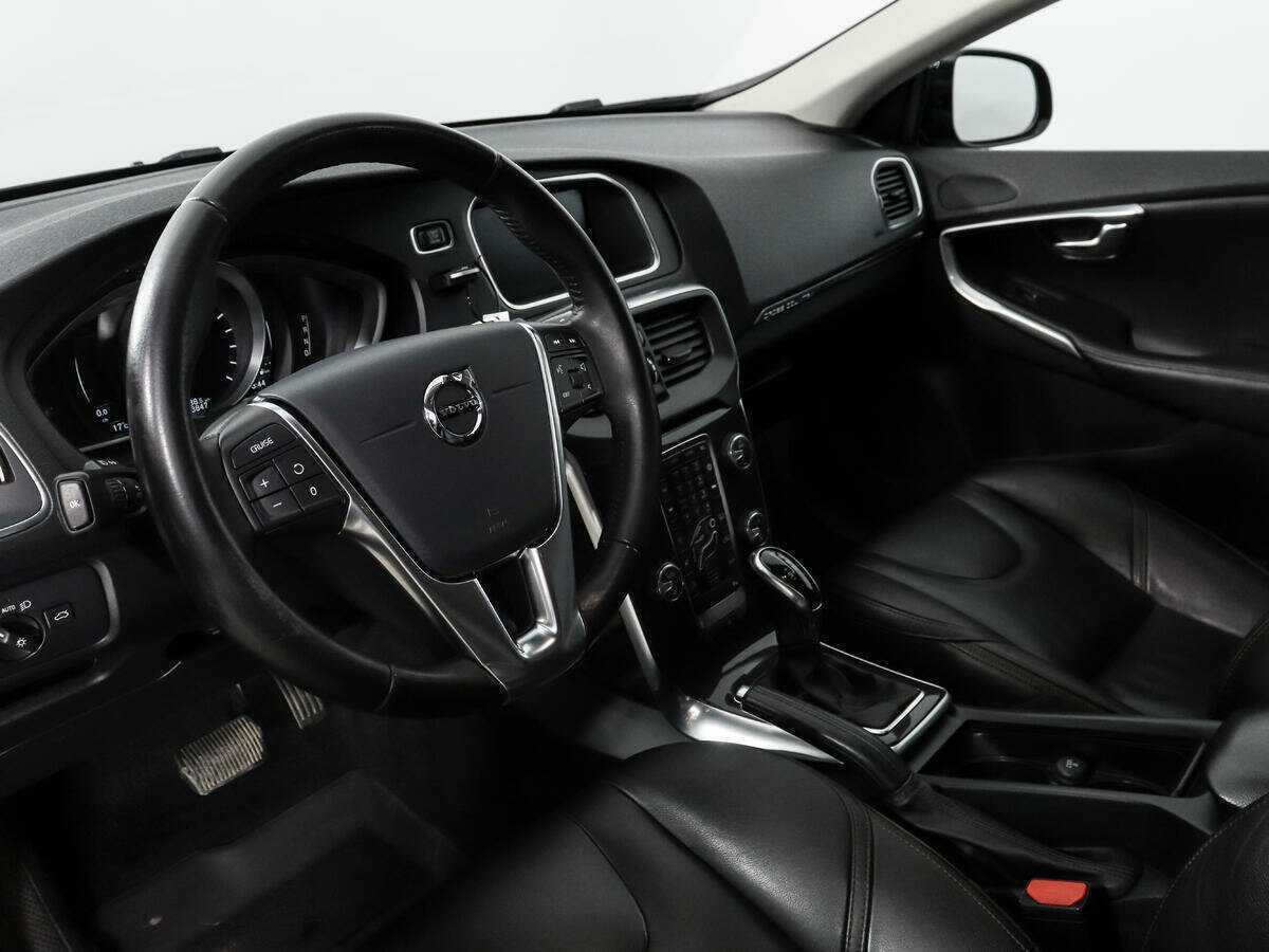 Купить Volvo V40 Cross Country, 2017, 113 000 км, фото №9
