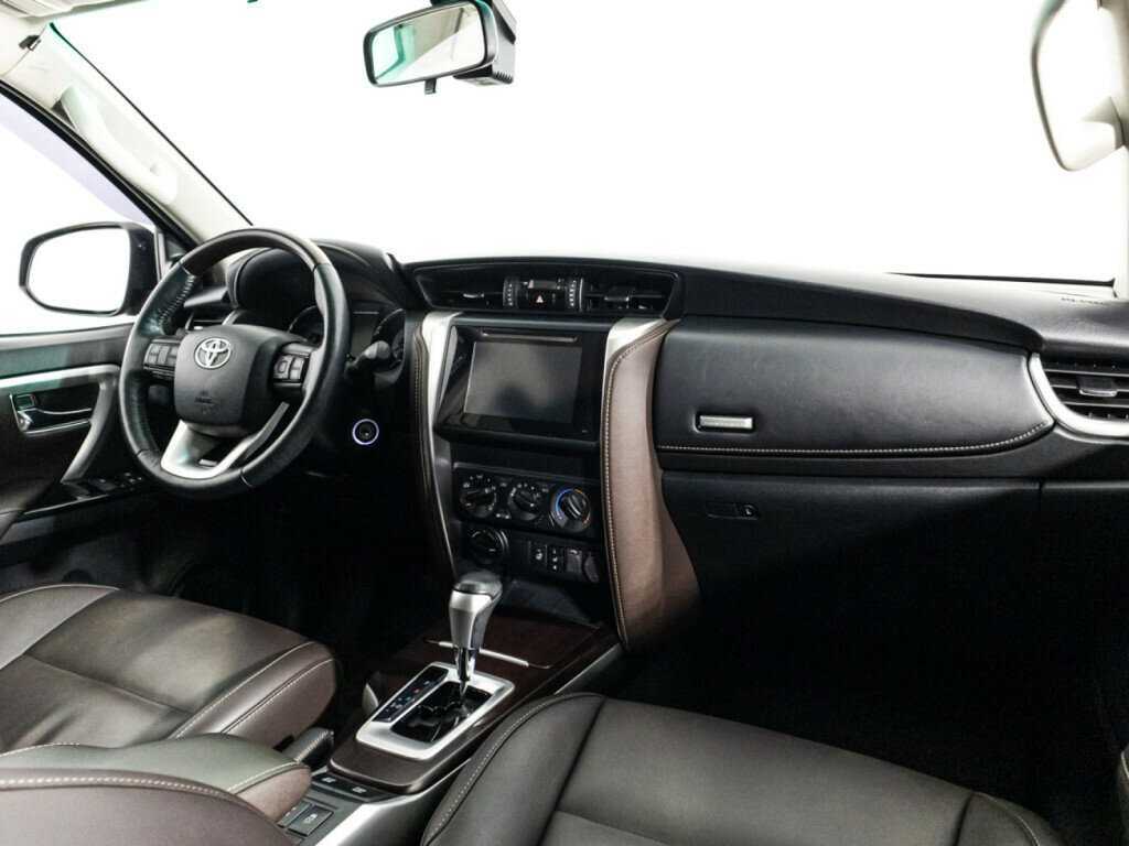 Купить Toyota Fortuner, 2019, 62 326 км, фото №9