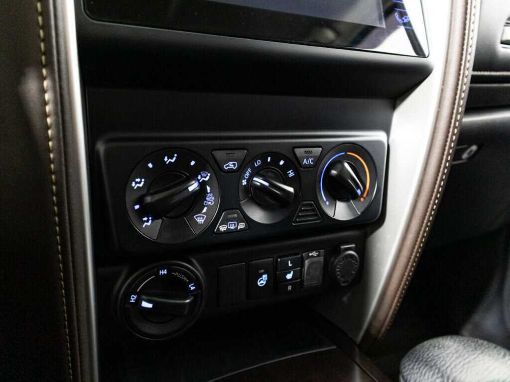 Купить Toyota Fortuner, 2019, 62 326 км, фото №19