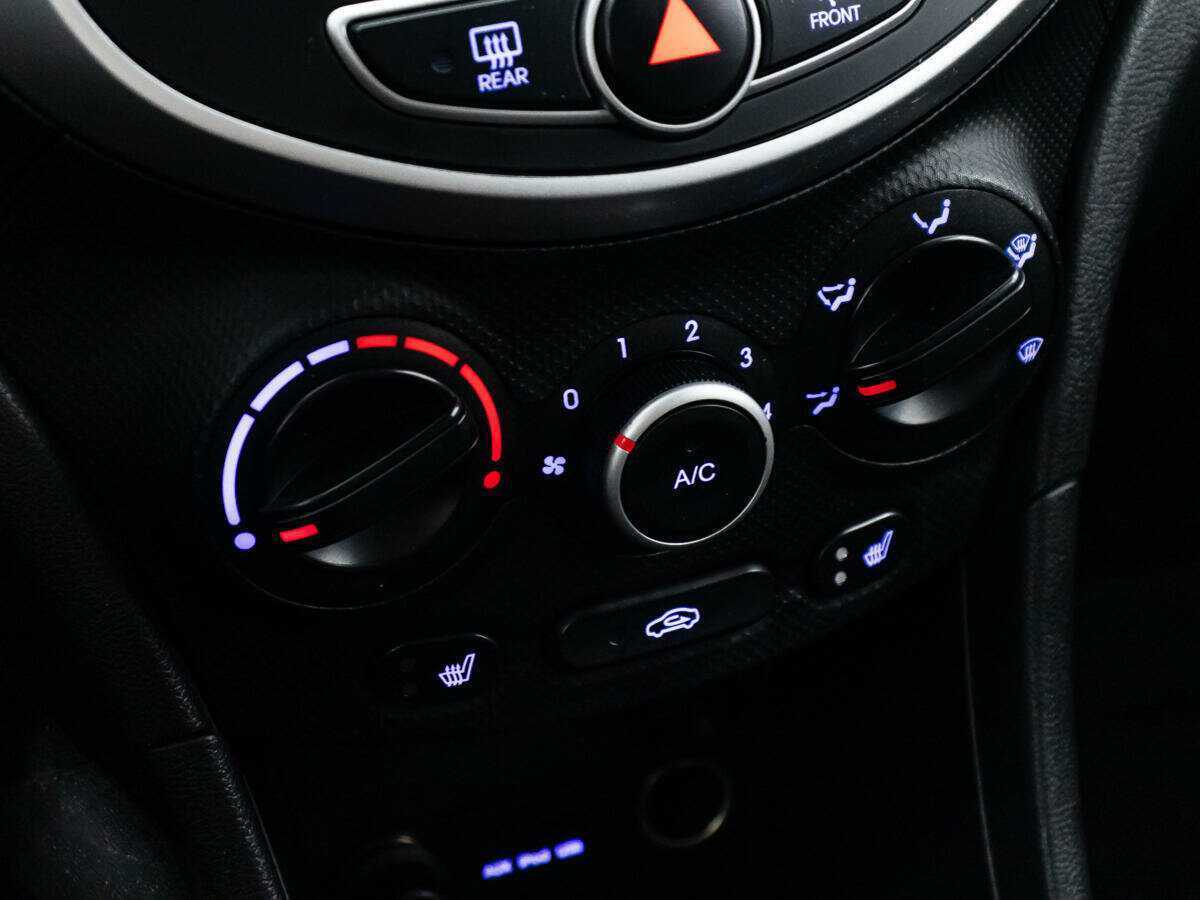 Купить Hyundai Solaris, 2011, 175 048 км, фото №15