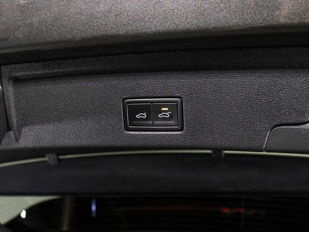 Купить Volkswagen Touareg, 2020, 92 975 км, фото №16