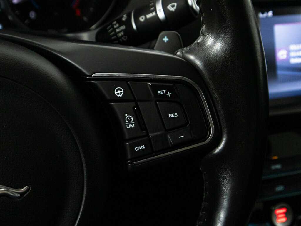 Купить Jaguar XE, 2017, 90 423 км, фото №19