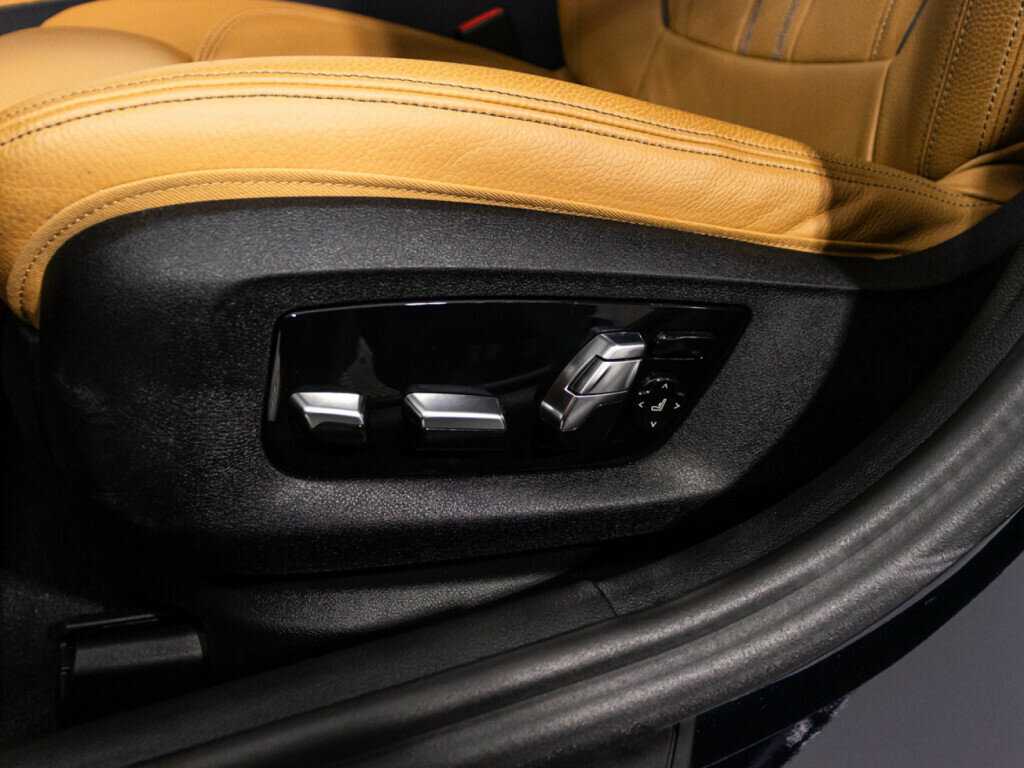 Купить BMW 5 серии 520i, 2023, 11 939 км, фото №17