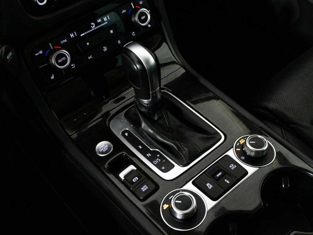 Купить Volkswagen Touareg, 2016, 146 960 км, фото №17