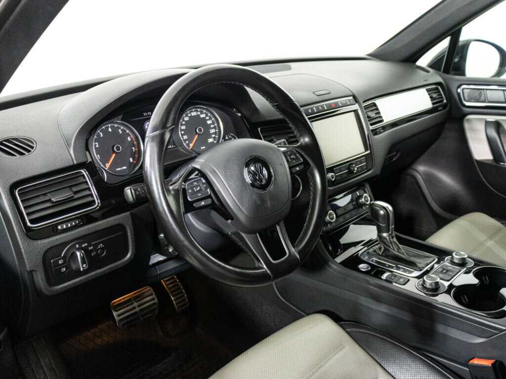 Купить Volkswagen Touareg, 2017, 121 810 км, фото №11