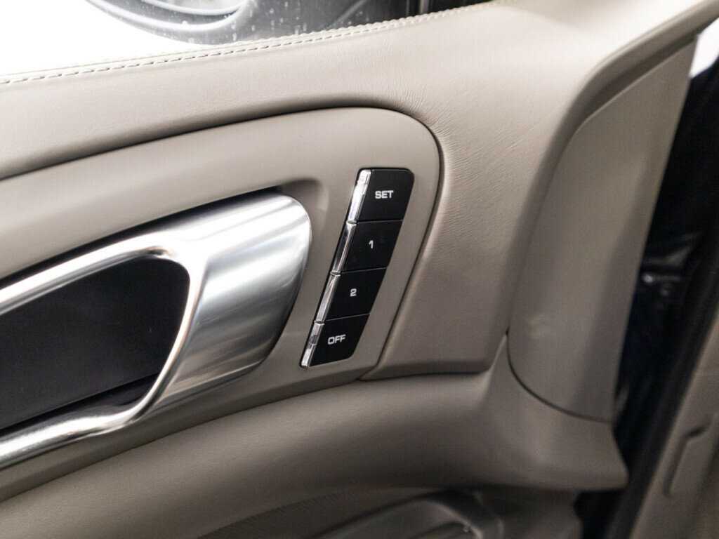 Купить Porsche Cayenne Turbo, 2010, 154 106 км, фото №23