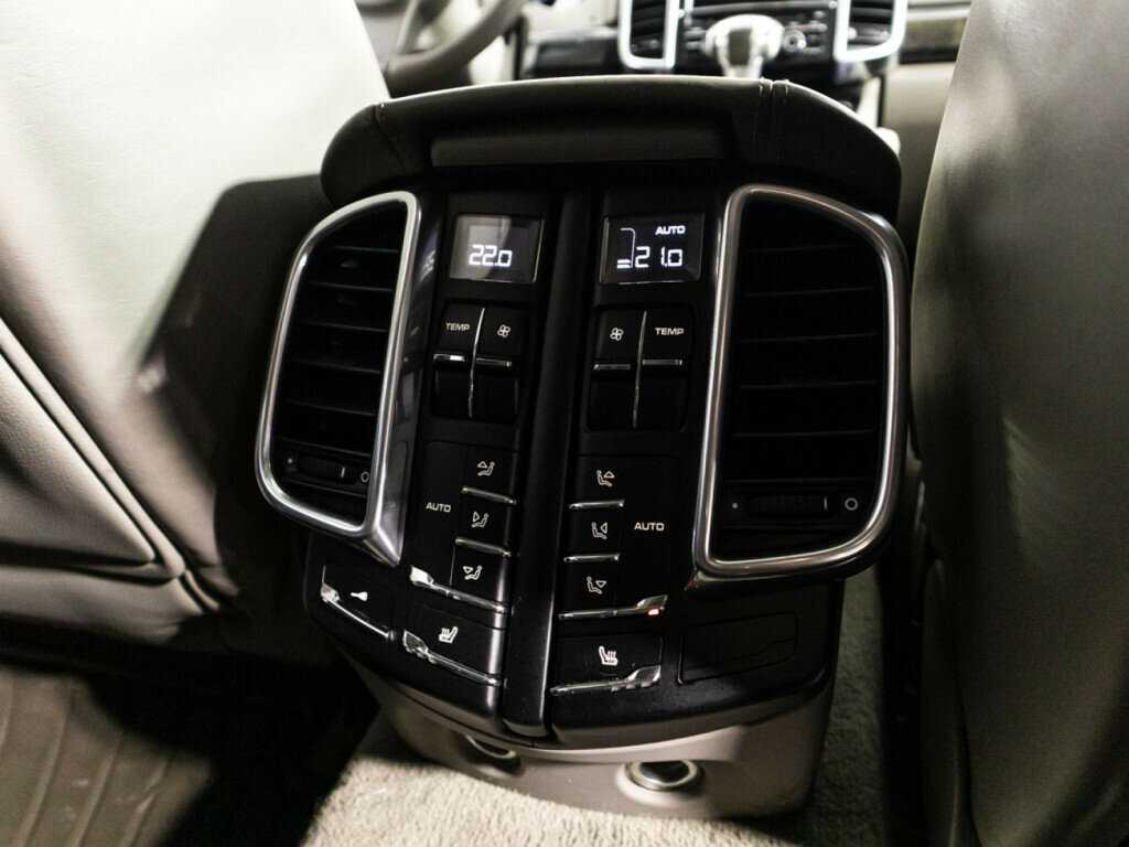 Купить Porsche Cayenne Turbo, 2010, 154 106 км, фото №26