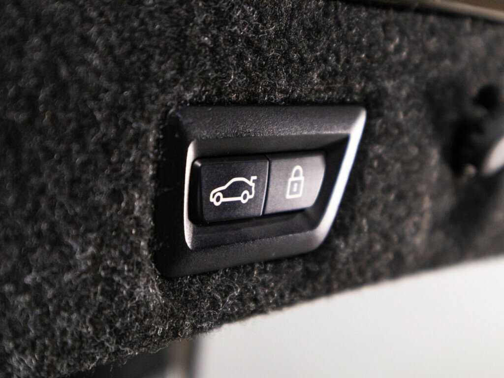 Купить BMW 5 серии M550i xDrive, 2020, 97 874 км, фото №15