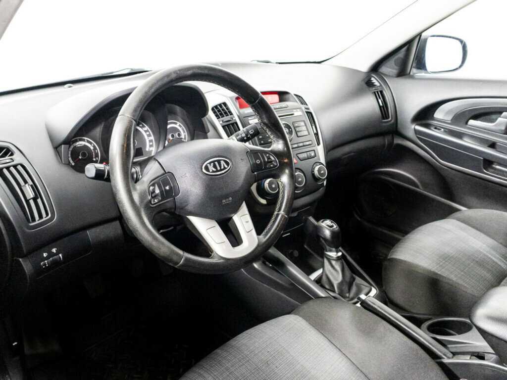 Купить Kia Ceed, 2010, 160 957 км, фото №11