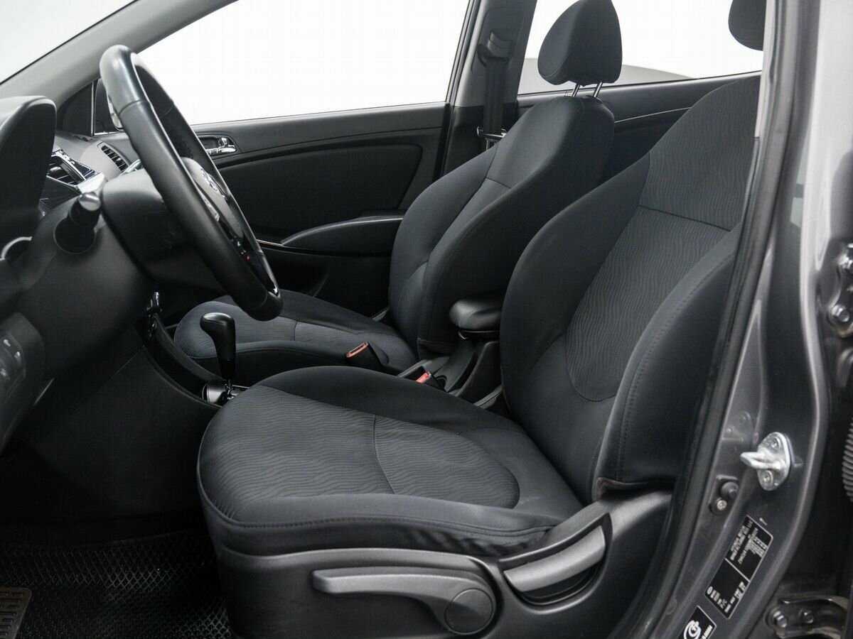 Купить Hyundai Solaris, 2011, 185 000 км, фото №14