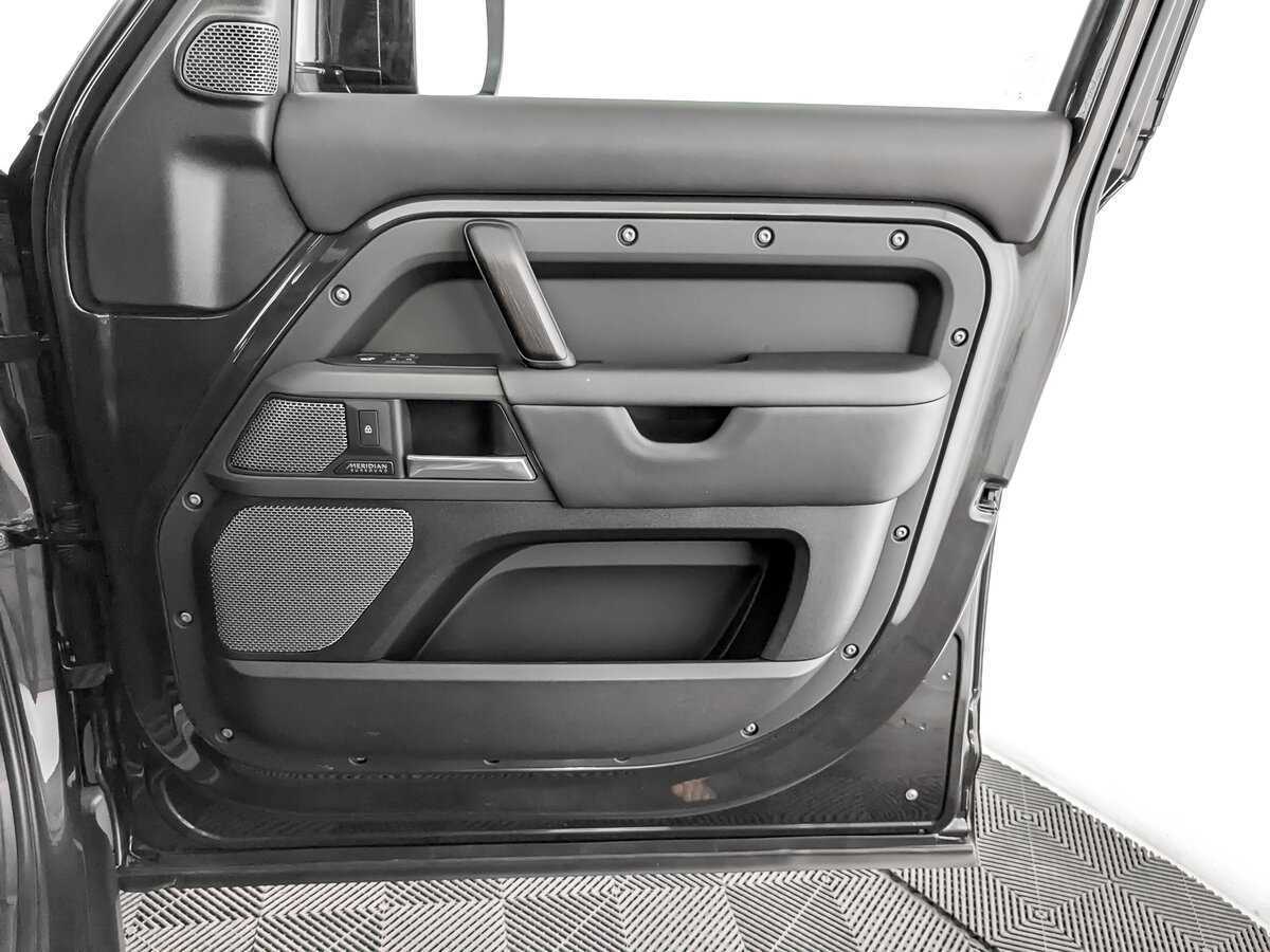 Купить Land Rover Defender 110, 2021, 61 571 км, фото №26