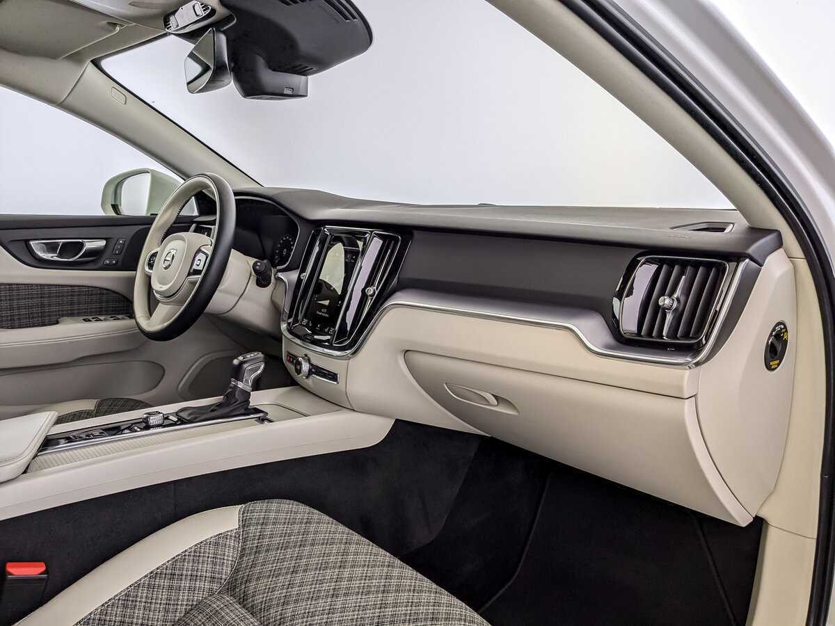 Купить Volvo V60 Cross Country, 2021, 49 372 км, фото №11