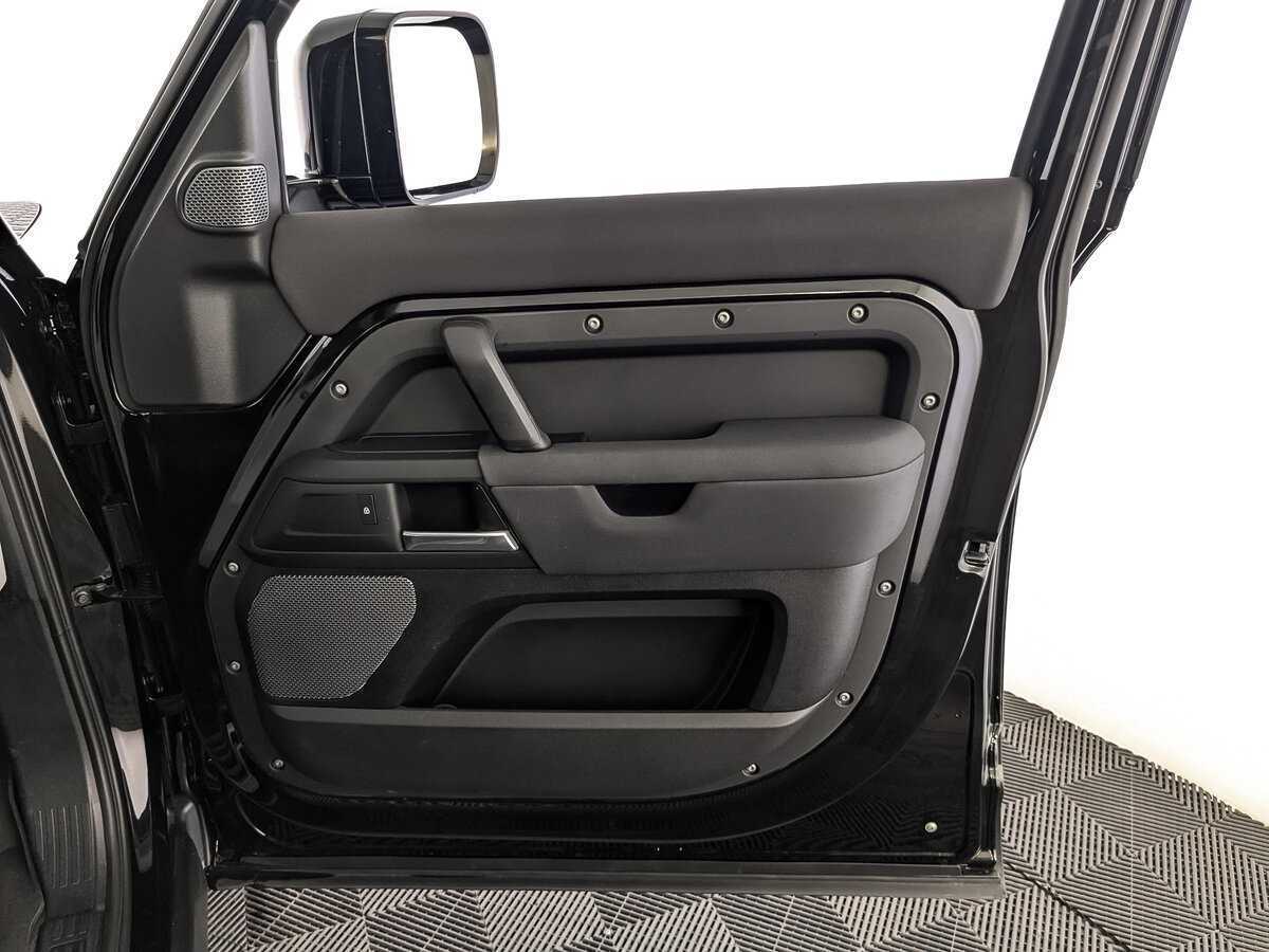 Купить Land Rover Defender 110, 2021, 64 672 км, фото №24