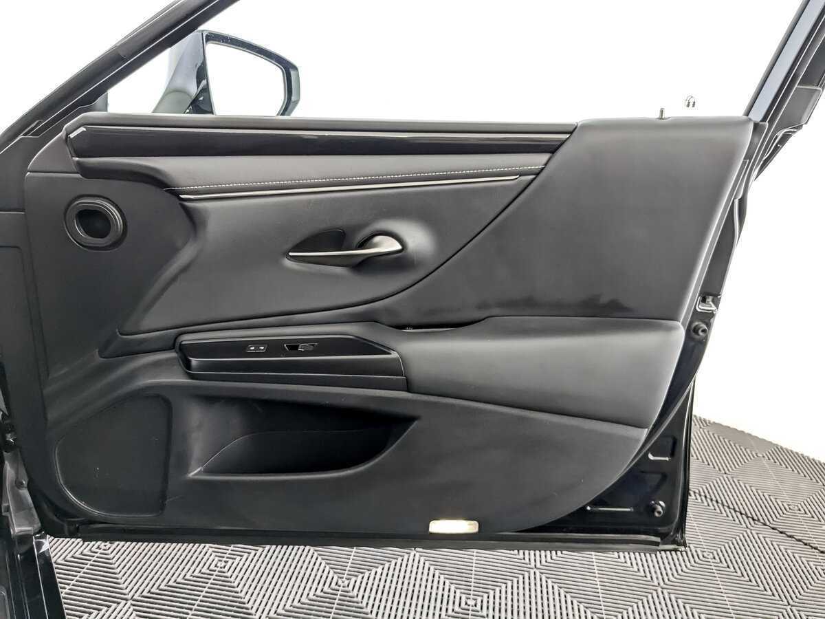 Купить Lexus ES 250, 2021, 52 110 км, фото №25