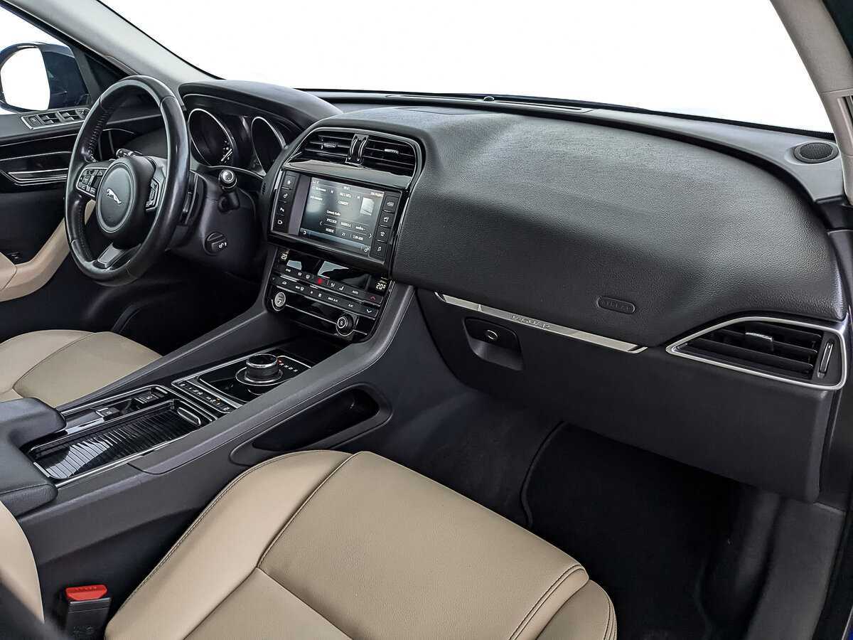 Купить Jaguar F-Pace, 2017, 68 956 км, фото №11