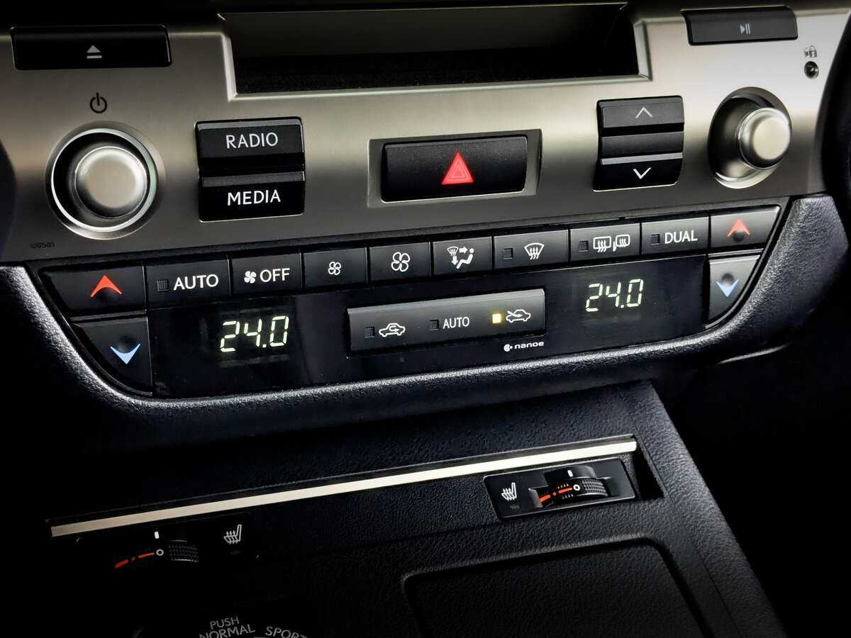 Купить Lexus ES 250, 2015, 136 409 км, фото №24