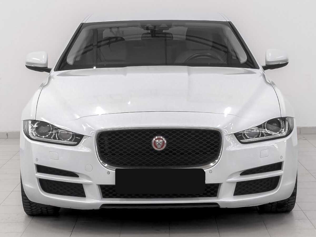 Jaguar XE