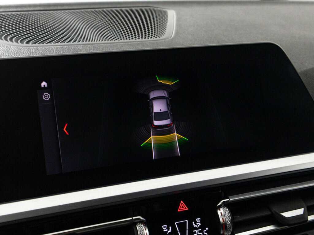 Купить BMW 3 серии 320d xDrive, 2019, 119 239 км, фото №15