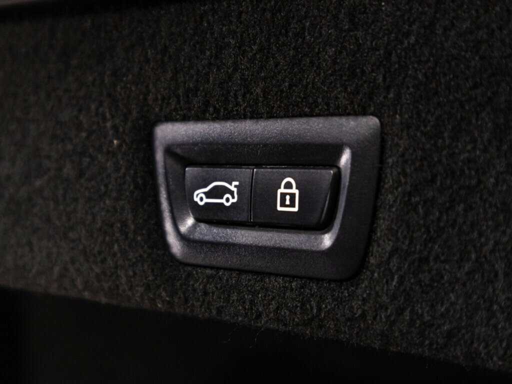 Купить BMW 7 серии 730i, 2016, 168 760 км, фото №14